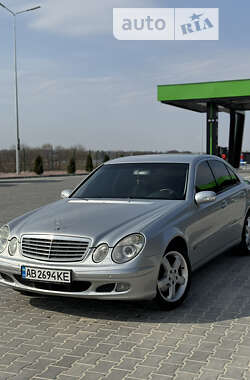 Седан Mercedes-Benz E-Class 2004 в Виннице