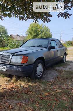 Седан Mercedes-Benz E-Class 1989 в Сарнах