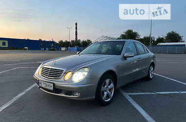 Седан Mercedes-Benz E-Class 2004 в Дніпрі