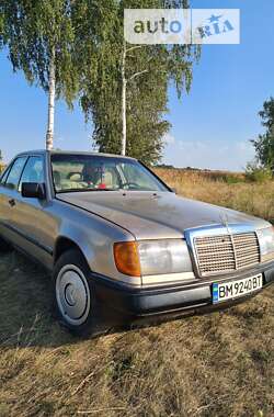 Седан Mercedes-Benz E-Class 1989 в Ромнах