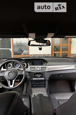 Седан Mercedes-Benz E-Class 2013 в Черновцах