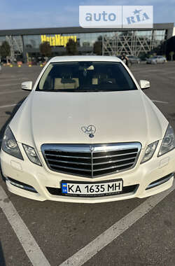 Седан Mercedes-Benz E-Class 2011 в Киеве