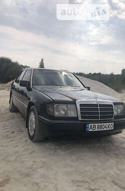 Седан Mercedes-Benz E-Class 1992 в Виннице