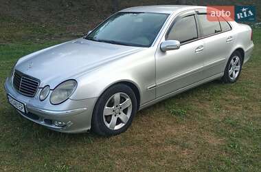 Седан Mercedes-Benz E-Class 2002 в Чернівцях