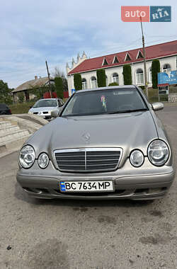 Седан Mercedes-Benz E-Class 2000 в Радехове