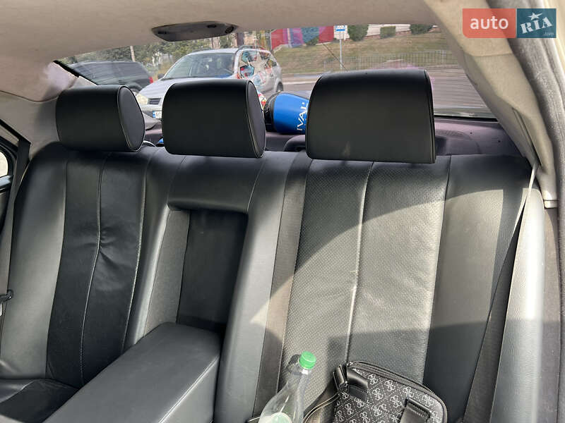 Седан Mercedes-Benz E-Class 2000 в Радехові