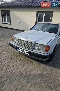Седан Mercedes-Benz E-Class 1990 в 