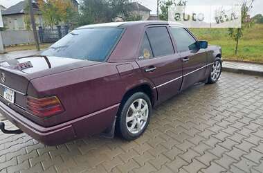 Седан Mercedes-Benz E-Class 1987 в Косове