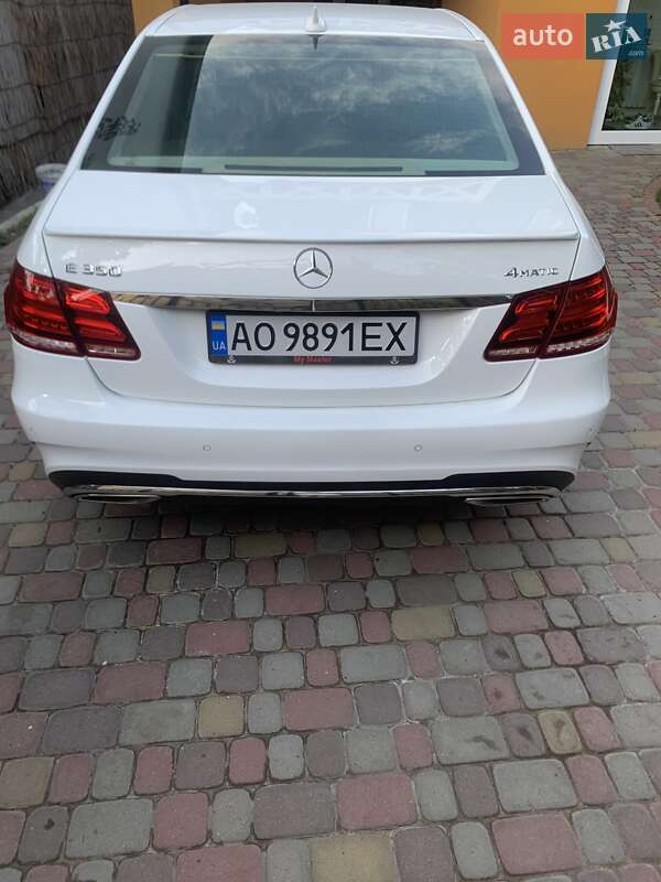 Седан Mercedes-Benz E-Class 2014 в Ужгороді