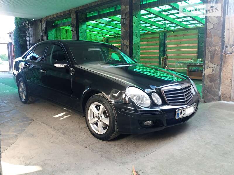 Седан Mercedes-Benz E-Class 2006 в Хусте