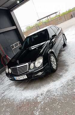 Седан Mercedes-Benz E-Class 2007 в Николаеве