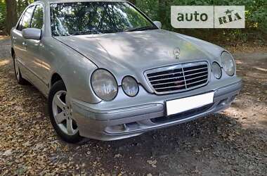 Седан Mercedes-Benz E-Class 2000 в Виннице