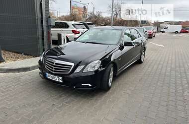 Седан Mercedes-Benz E-Class 2009 в Одессе