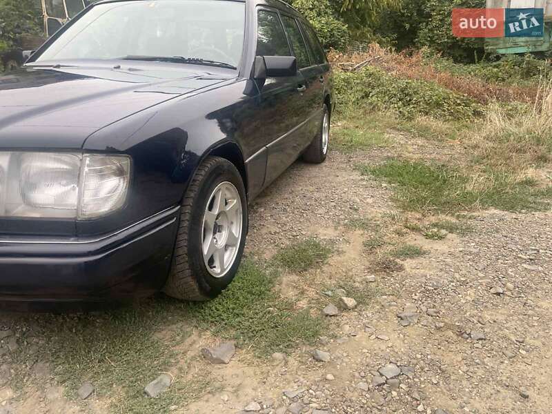Універсал Mercedes-Benz E-Class 1994 в Чернівцях
