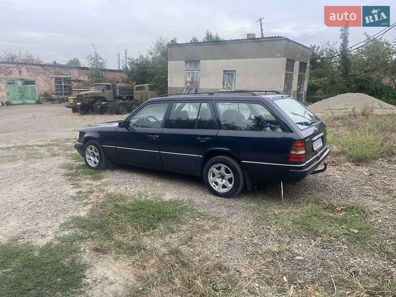 Універсал Mercedes-Benz E-Class 1994 в Чернівцях