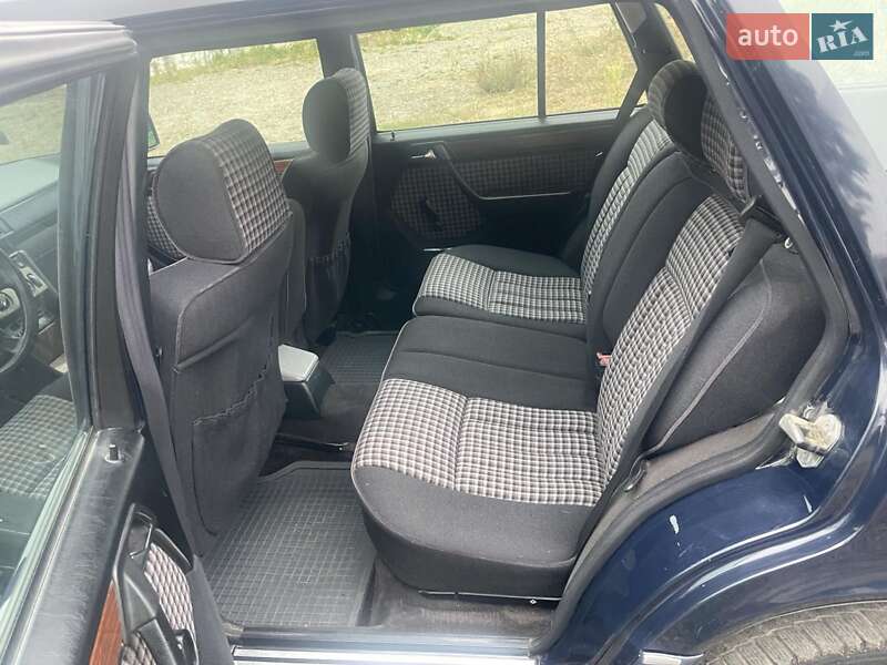 Універсал Mercedes-Benz E-Class 1994 в Чернівцях