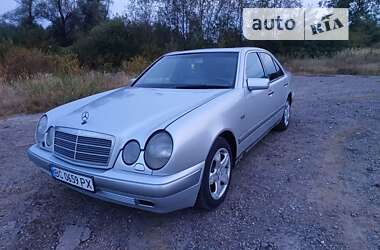 Седан Mercedes-Benz E-Class 1998 в Львове