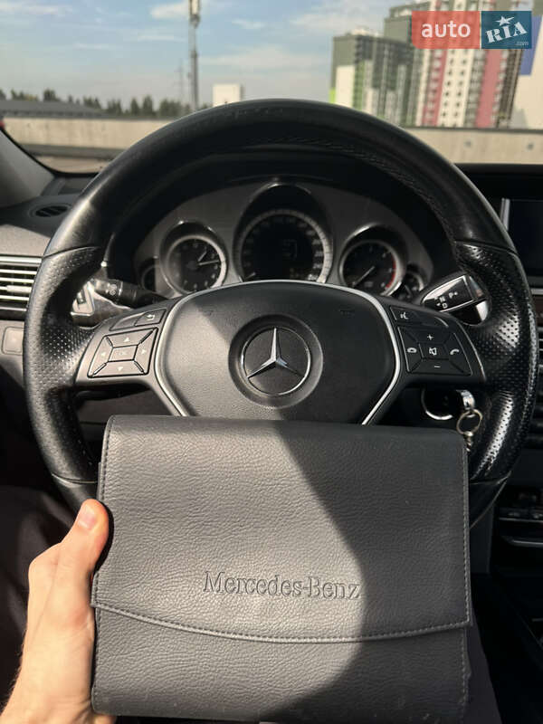 Седан Mercedes-Benz E-Class 2012 в Києві