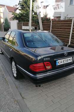 Седан Mercedes-Benz E-Class 1998 в Киеве