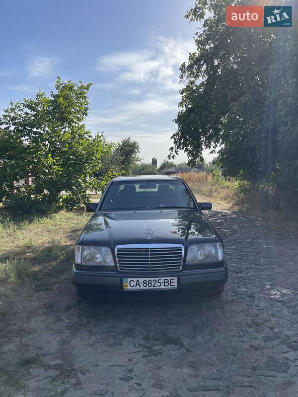 Седан Mercedes-Benz E-Class 1994 в Черкассах фото 2 Седан Mercedes-Benz E-Class 1994 в Черкассах