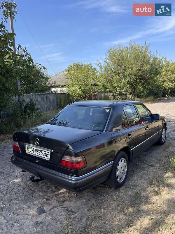 Седан Mercedes-Benz E-Class 1994 в Черкассах фото 6 Седан Mercedes-Benz E-Class 1994 в Черкассах