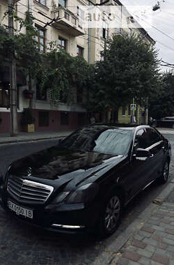 Седан Mercedes-Benz E-Class 2012 в Чернівцях