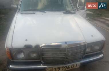 Седан Mercedes-Benz E-Class 1979 в 