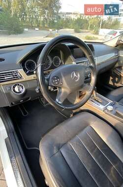 Седан Mercedes-Benz E-Class 2010 в Запорожье