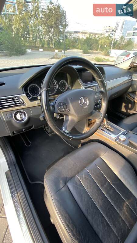 Седан Mercedes-Benz E-Class 2010 в Запоріжжі фото 11 Седан Mercedes-Benz E-Class 2010 в Запоріжжі