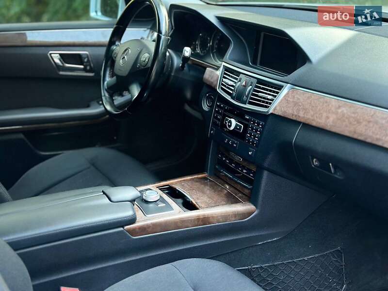 Універсал Mercedes-Benz E-Class 2011 в Києві