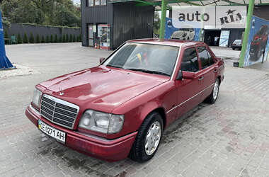 Седан Mercedes-Benz E-Class 1994 в Надворной