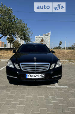 Седан Mercedes-Benz E-Class 2012 в Киеве