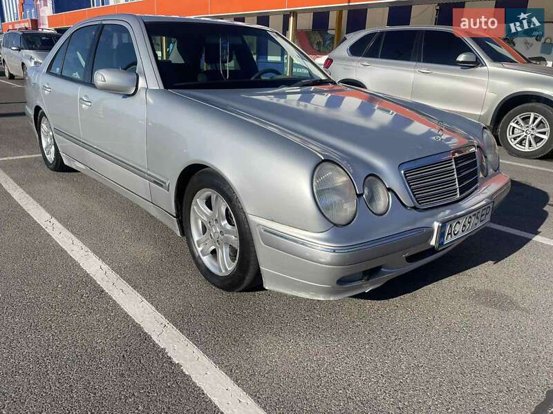 Mercedes-Benz E-Class 1999