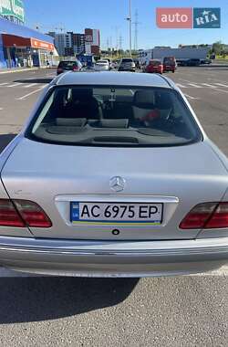 Седан Mercedes-Benz E-Class 1999 в 