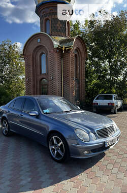 Седан Mercedes-Benz E-Class 2004 в Черновцах