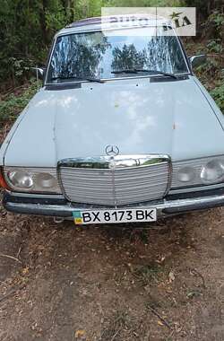 Универсал Mercedes-Benz E-Class 1979 в Новой Ушице