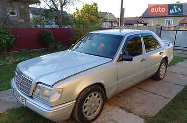 Седан Mercedes-Benz E-Class 1992 в Черновцах