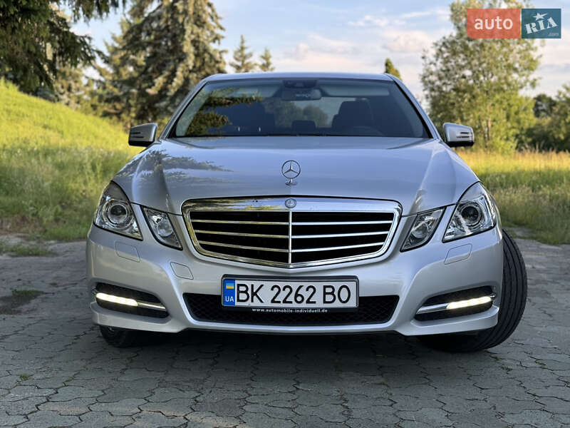 Седан Mercedes-Benz E-Class 2011 в Запорожье