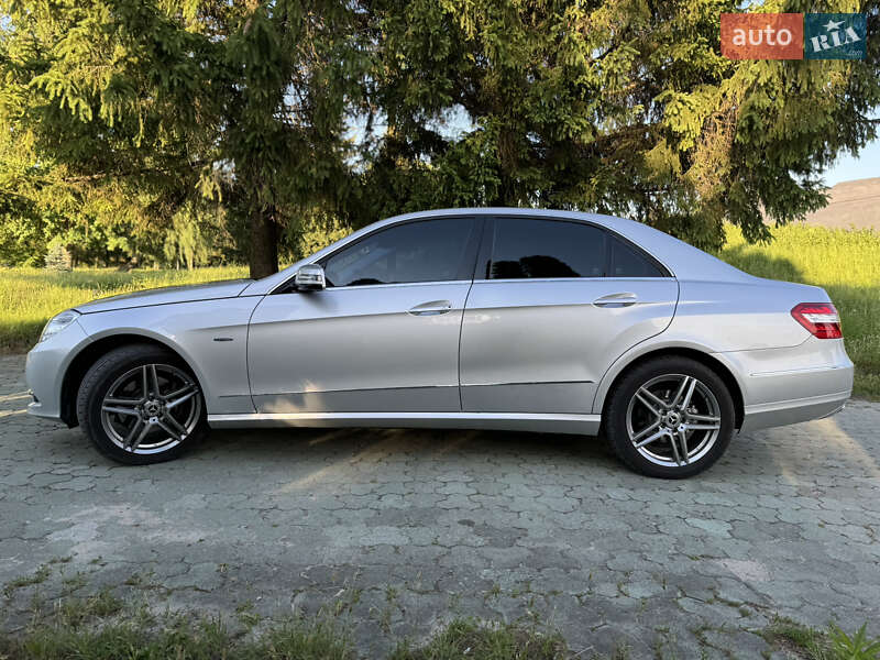 Седан Mercedes-Benz E-Class 2011 в Запорожье