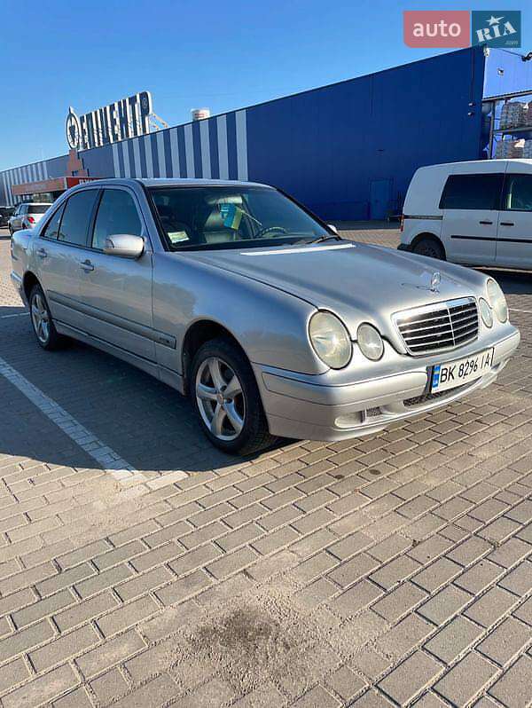 Седан Mercedes-Benz E-Class 2000 в Дубно