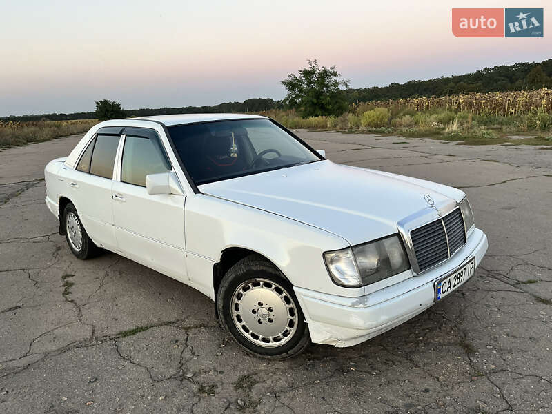 Седан Mercedes-Benz E-Class 1986 в Тальному