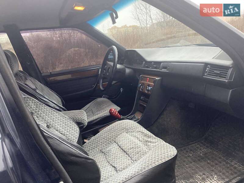 Mercedes-Benz E-Class 1986