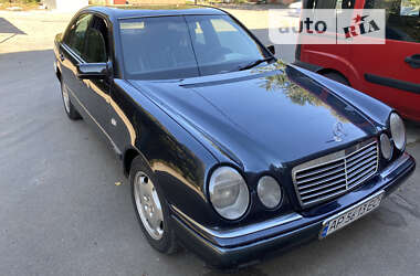 Седан Mercedes-Benz E-Class 1996 в Рівному