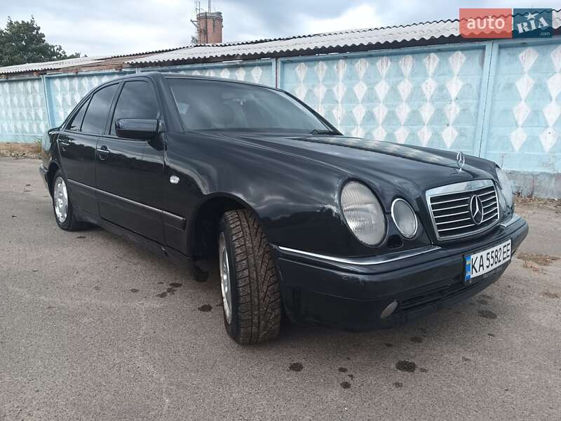 Седан Mercedes-Benz E-Class 1996 в Киеве