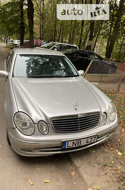 Седан Mercedes-Benz E-Class 2002 в Рівному