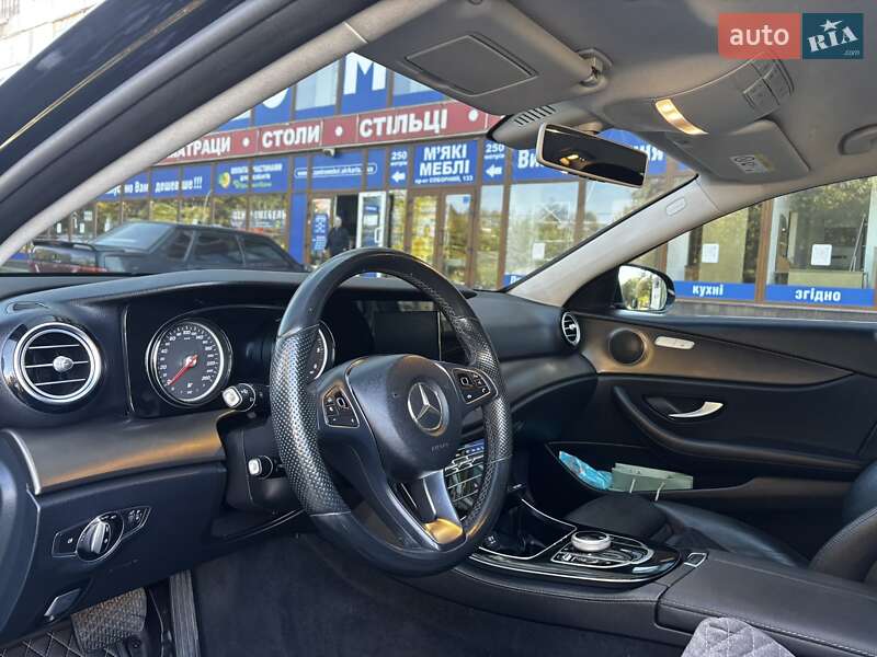 Седан Mercedes-Benz E-Class 2017 в Запорожье