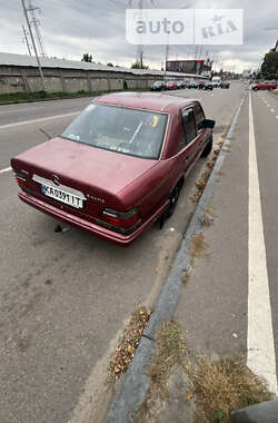 Седан Mercedes-Benz E-Class 1995 в Києві