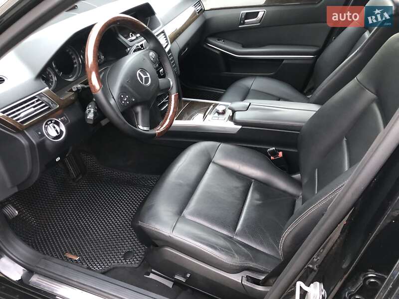 Седан Mercedes-Benz E-Class 2012 в Старій Вижівці