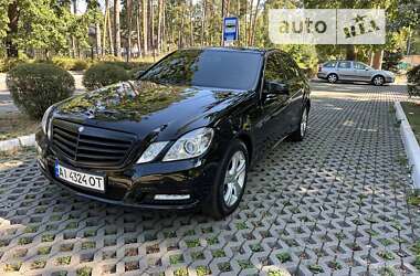 Седан Mercedes-Benz E-Class 2011 в Бучі