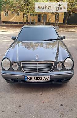 Седан Mercedes-Benz E-Class 2000 в Кривом Роге